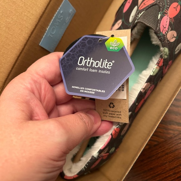 Toms Women’s shoes glow in the dark size 9 🆕 - Picture 7 of 9